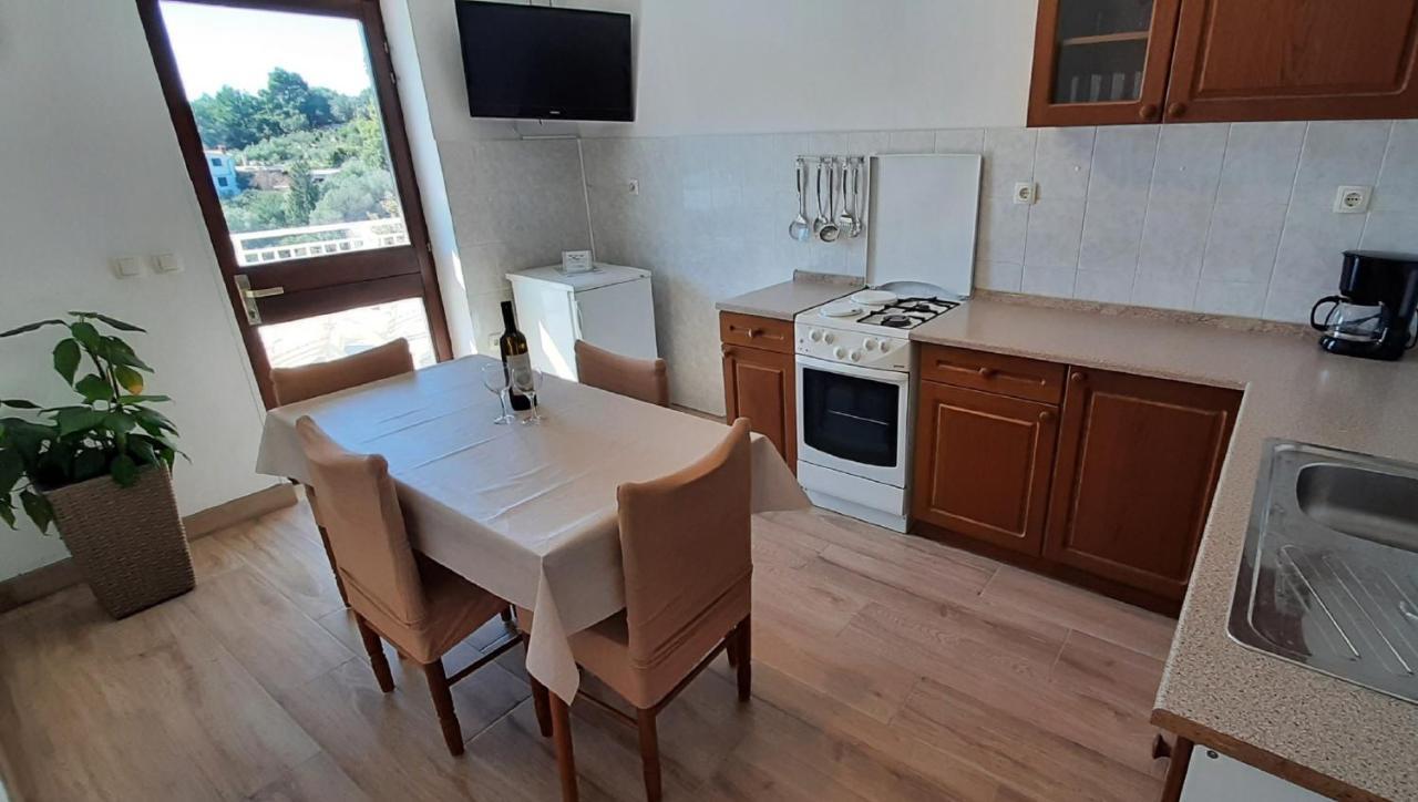 Apartment Classic Zrnovo Luaran gambar