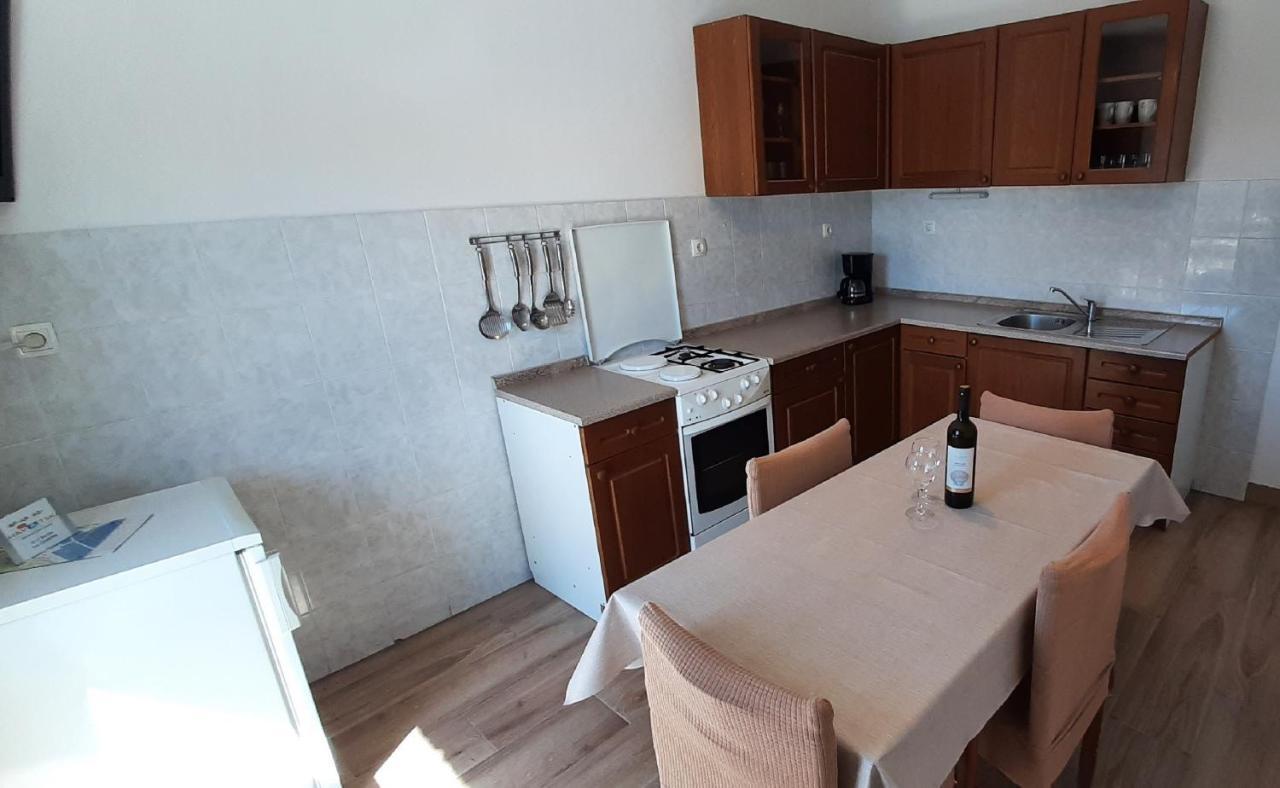 Apartment Classic Zrnovo Luaran gambar