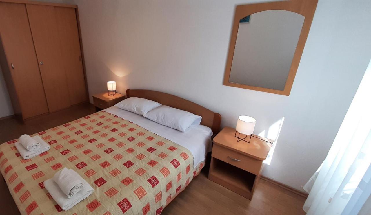 Apartment Classic Zrnovo Luaran gambar