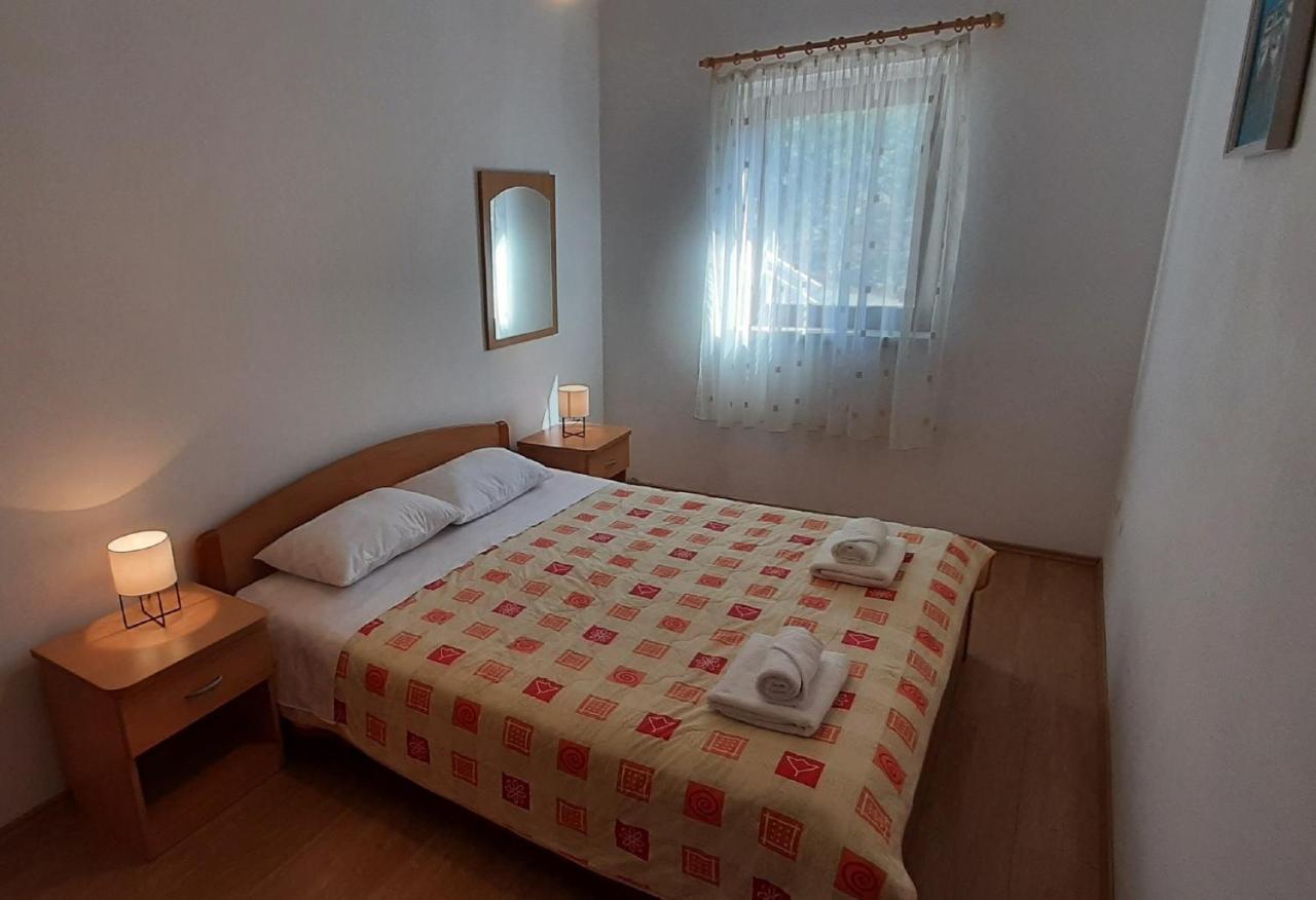 Apartment Classic Zrnovo Luaran gambar
