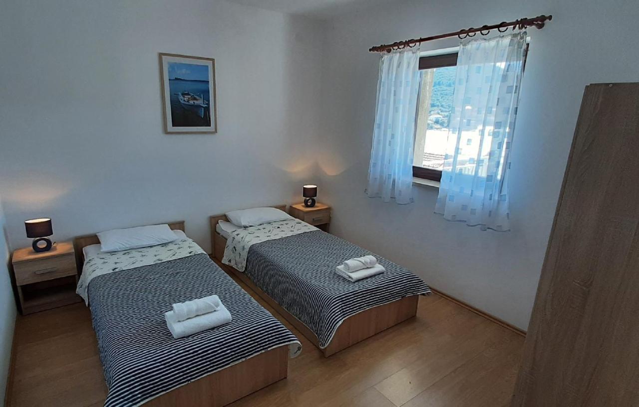 Apartment Classic Zrnovo Luaran gambar