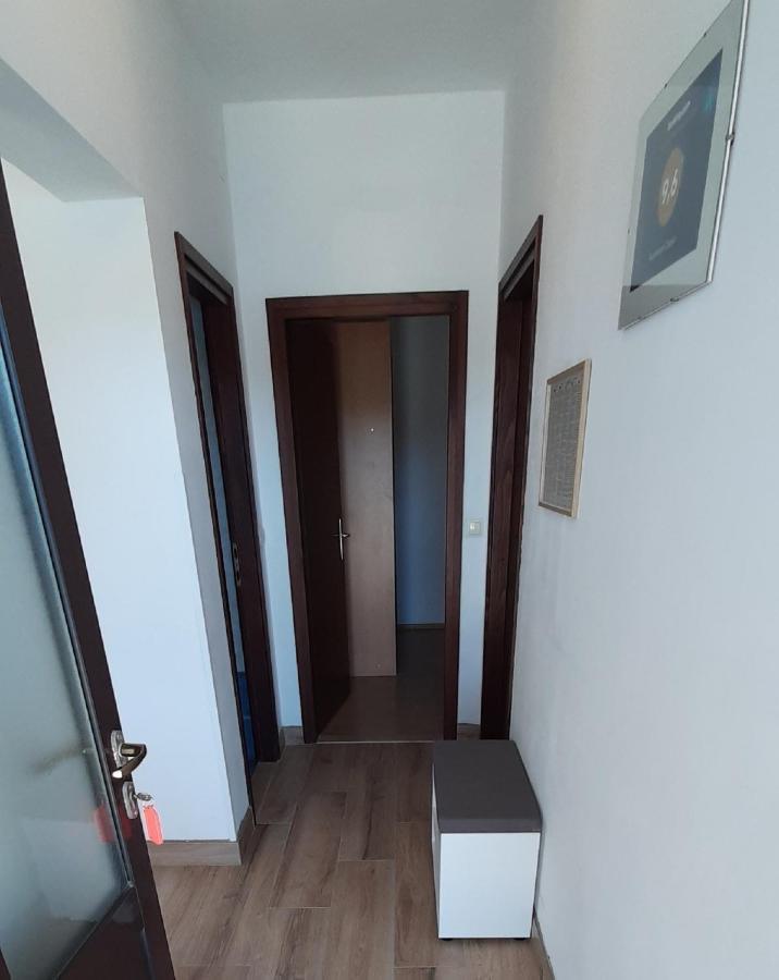 Apartment Classic Zrnovo Luaran gambar